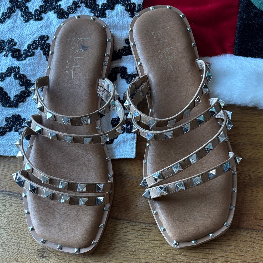 Nicole Miller New York Coralinne tan Studded Sandals womens shoe size 7.5